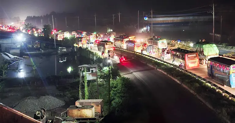 ঢাকা-টাঙ্গাইল-যমুনা সেতুর ১০ কি‌লো‌মিটার মহাসড়‌কে যানজট